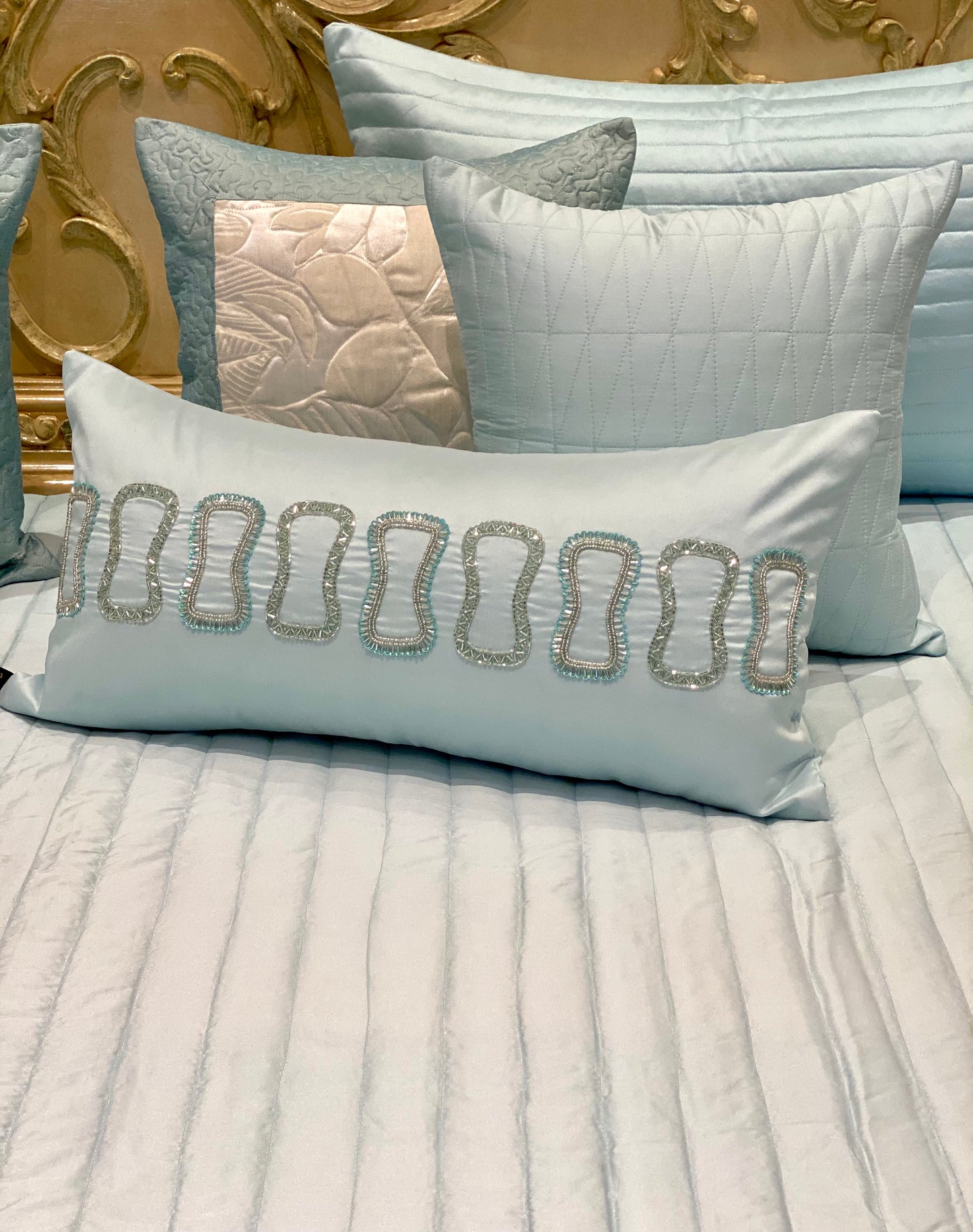 THE BLUE QUARTZ BEDDING SET