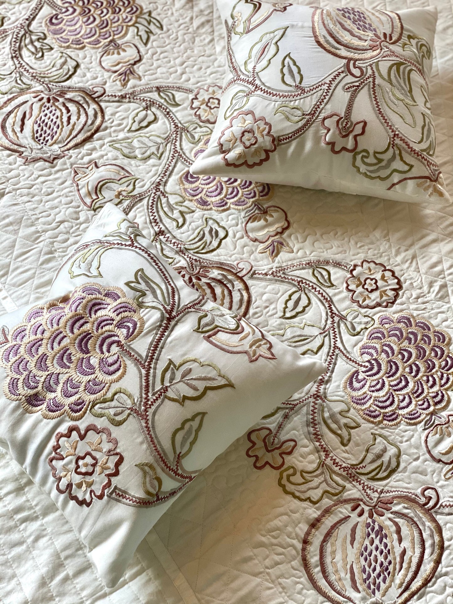 THE GRAPEVINE BEDDING SET