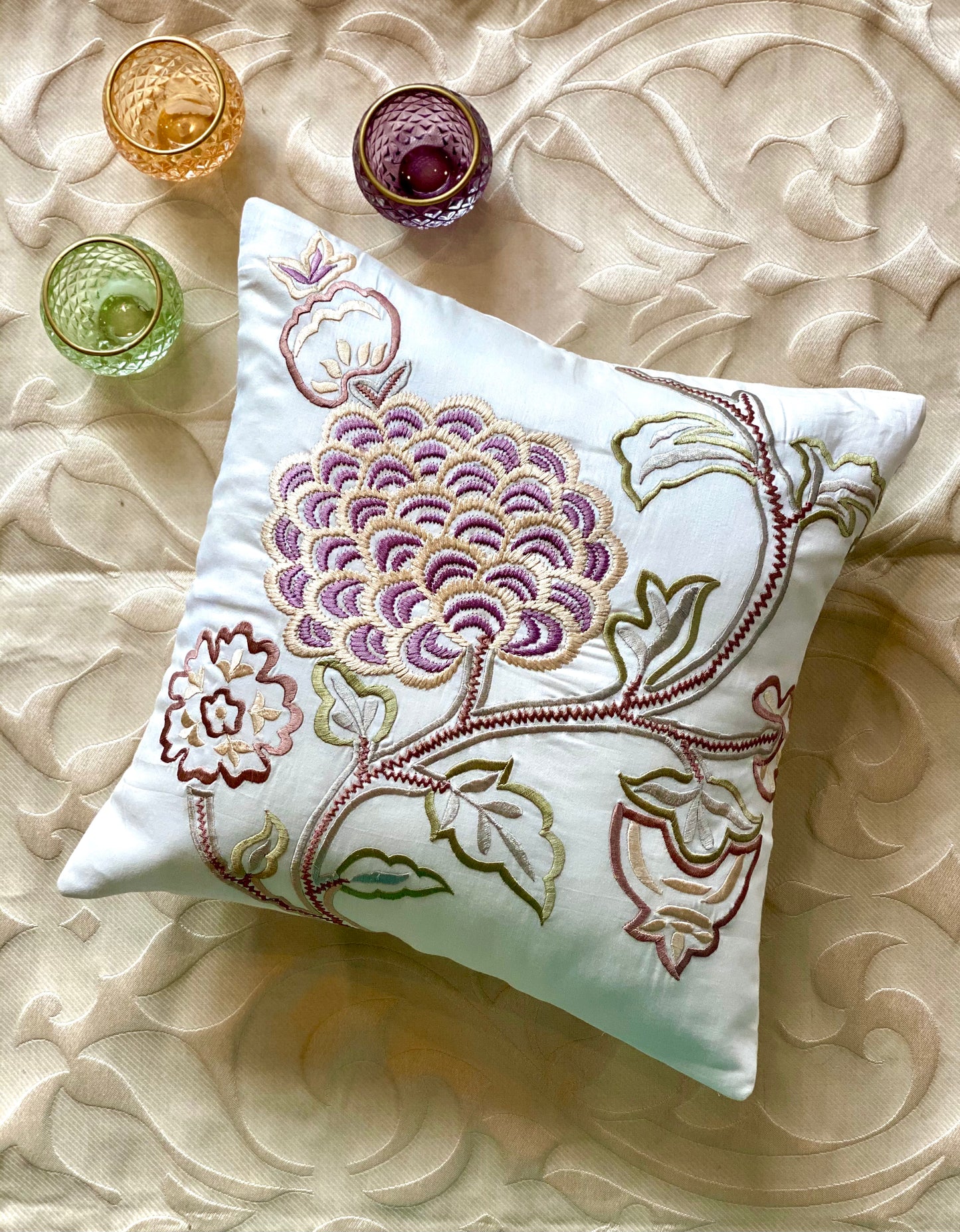 THE GRAPEVINE CUSHION COVER