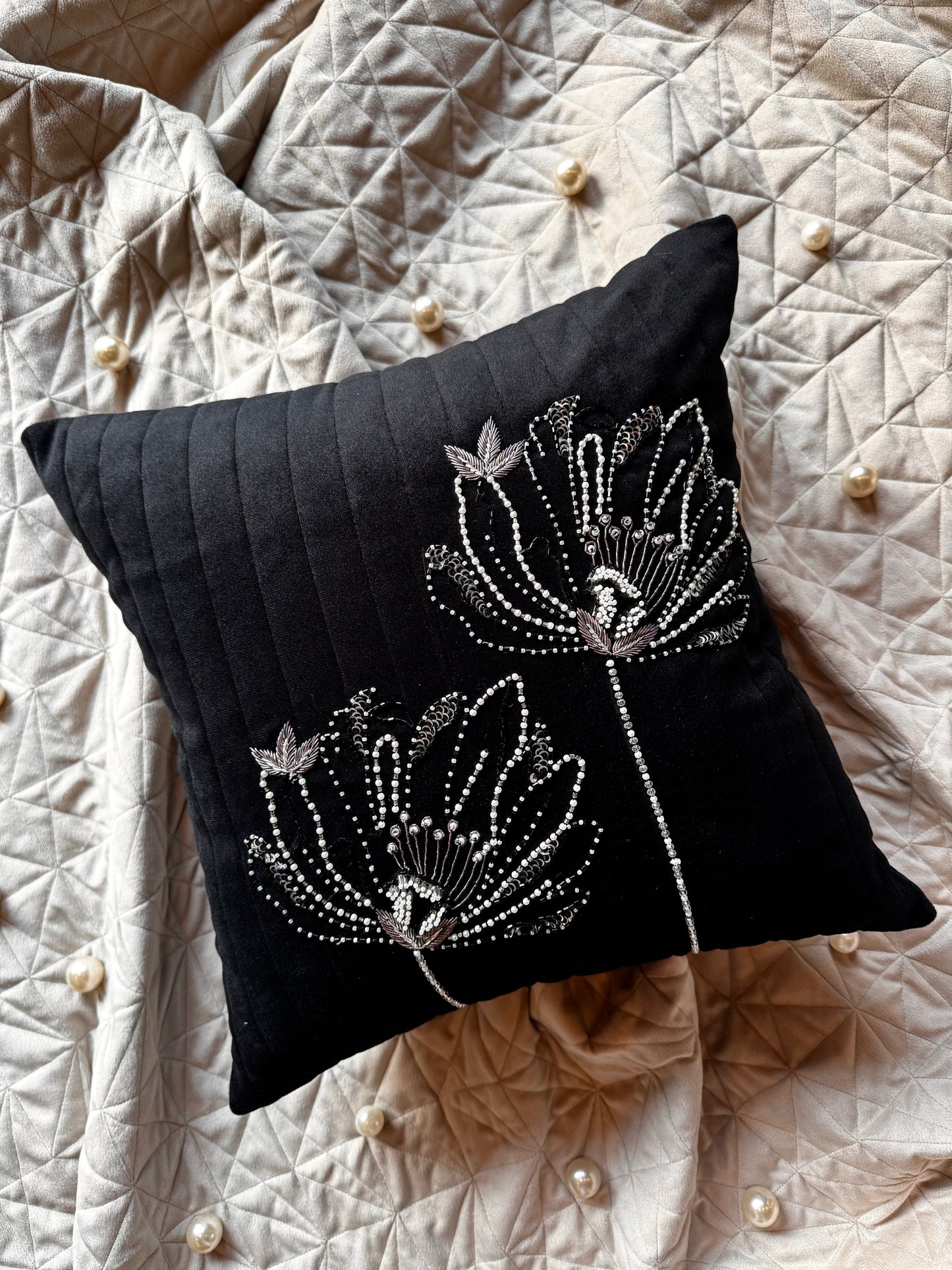 THE MAYFAIR ACCENT CUSHION~IN NOIR