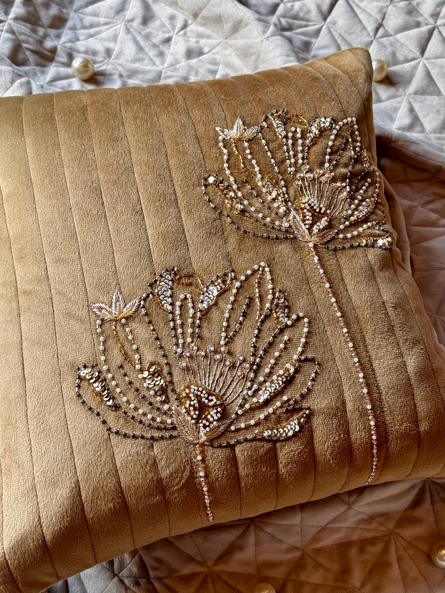 THE MAYFAIR ACCENT CUSHION~IN AURUM