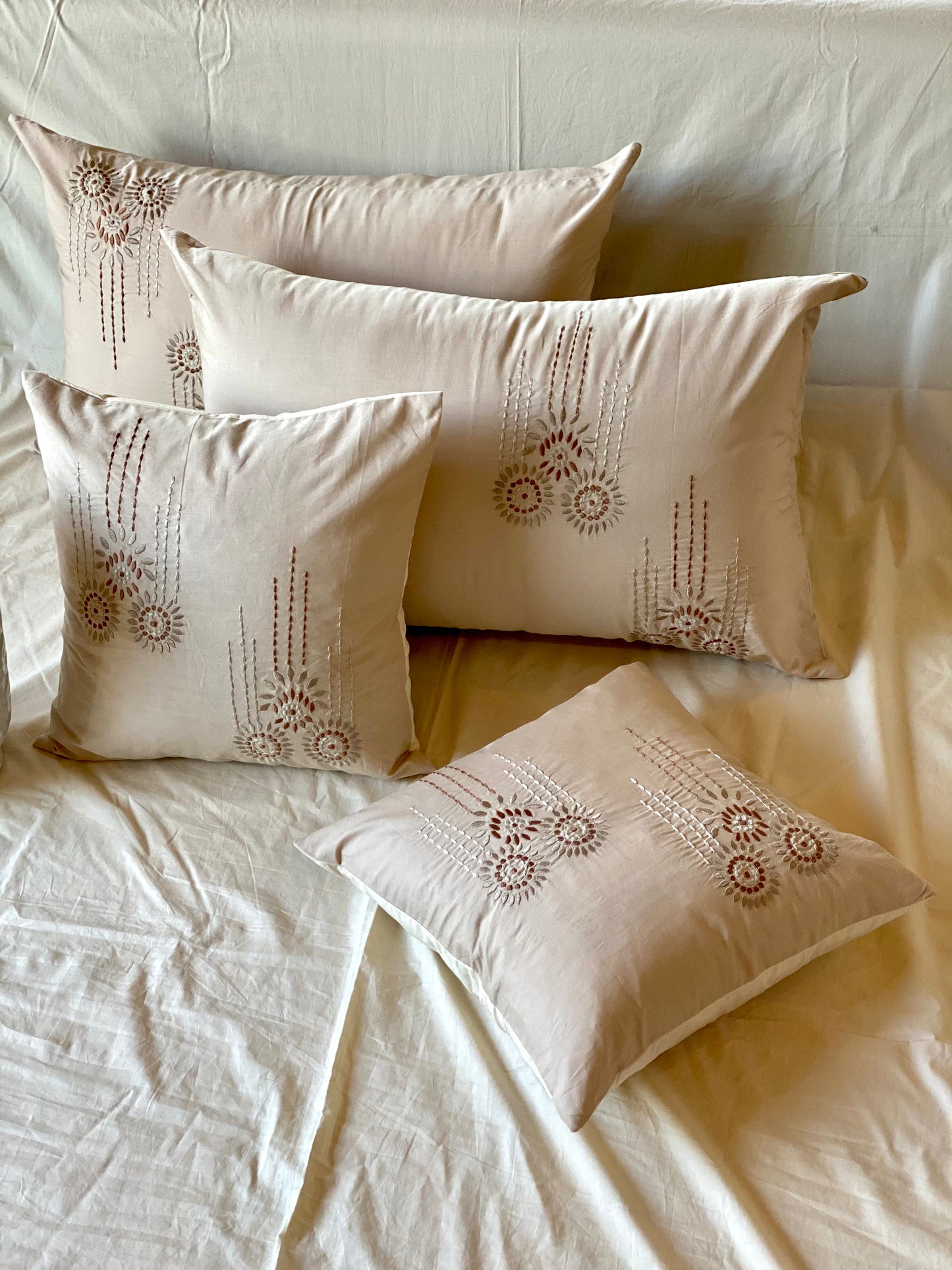 THE BEIGE MANDALA BEDSHEET