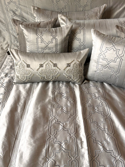 THE SILVER TREASURE BEDDING SET