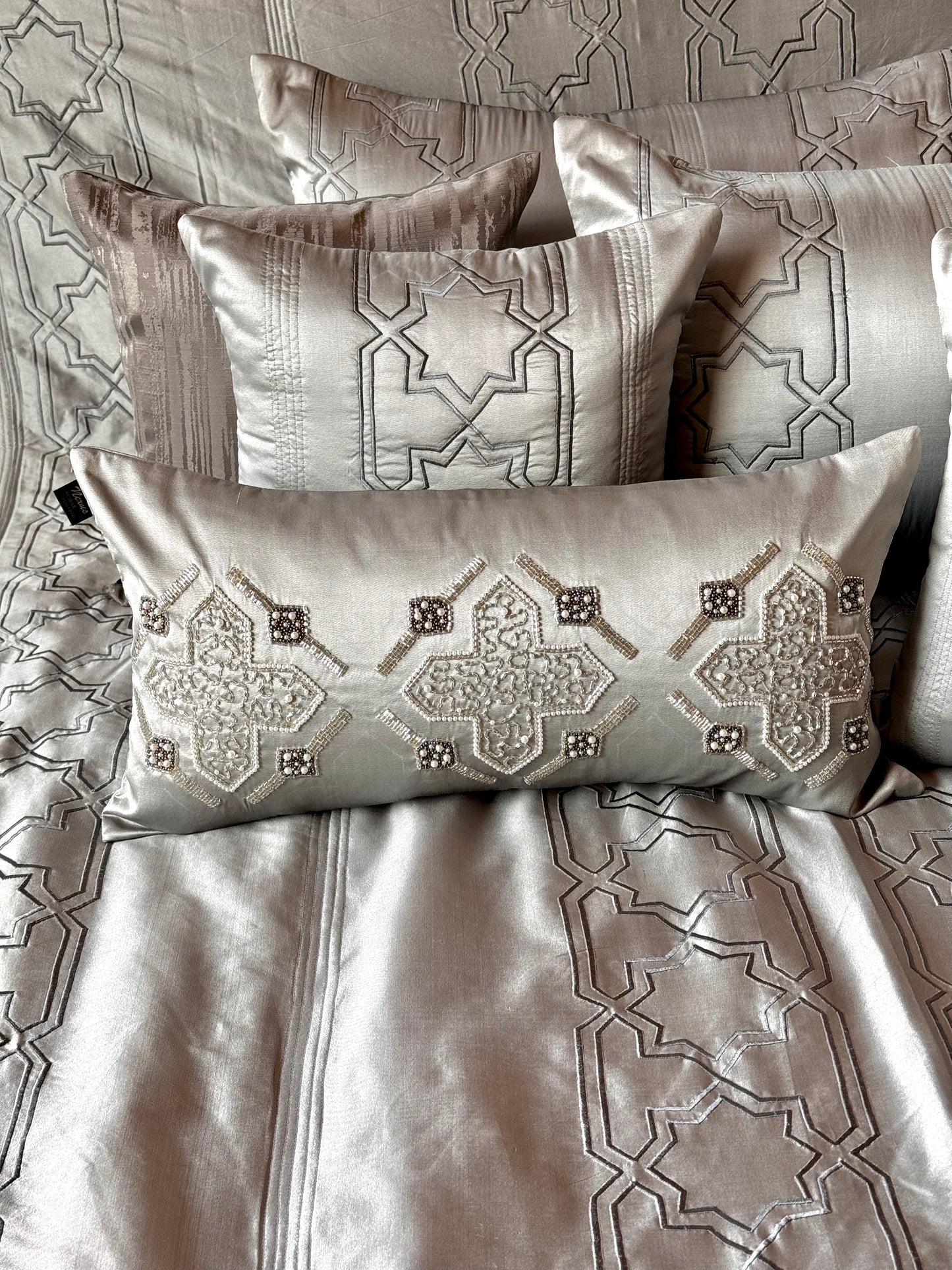 THE SILVER TREASURE BEDDING SET