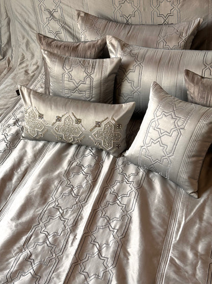 THE SILVER TREASURE BEDDING SET