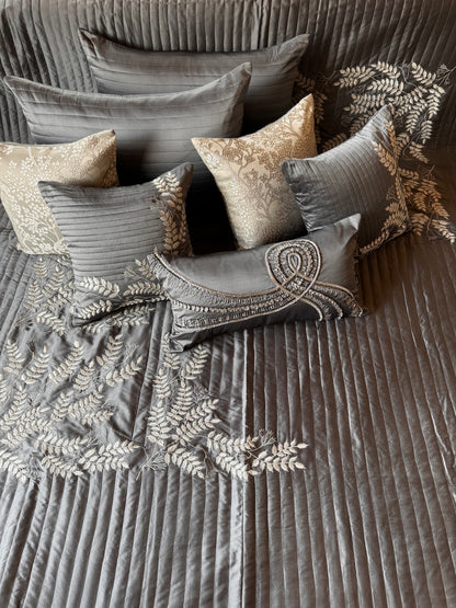 THE GREY SPRING BEDDING SET