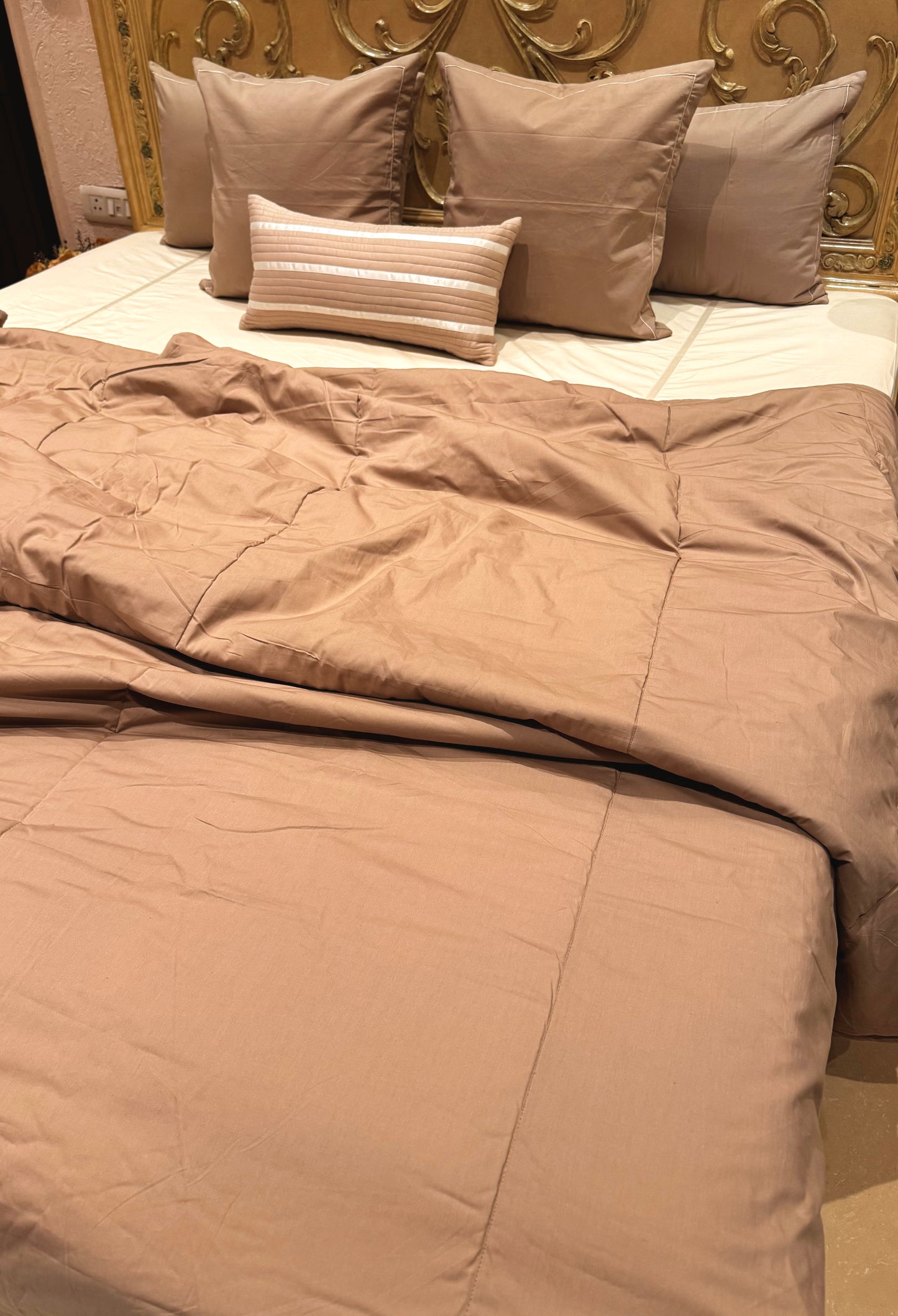 THE CARAMEL COTTON QUILT SET