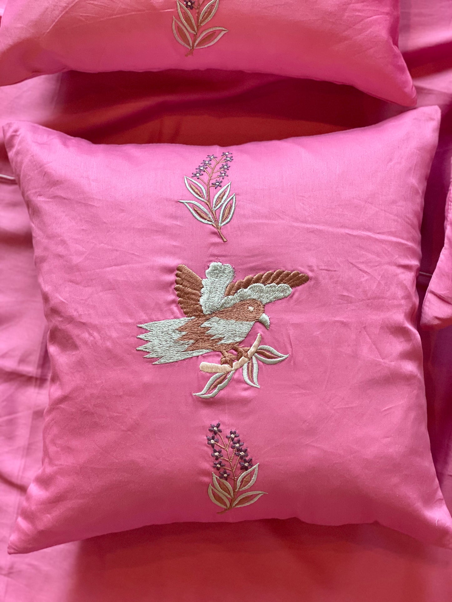 The Pink Humming Bird Bedsheet