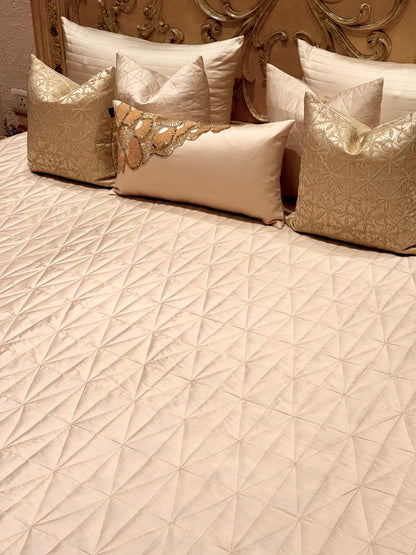 THE LIGHT BLUSH SEASHELL BEDDING SET