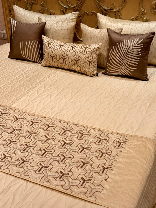 THE CREAM KNIT BEDDING SET WITH RUNNER