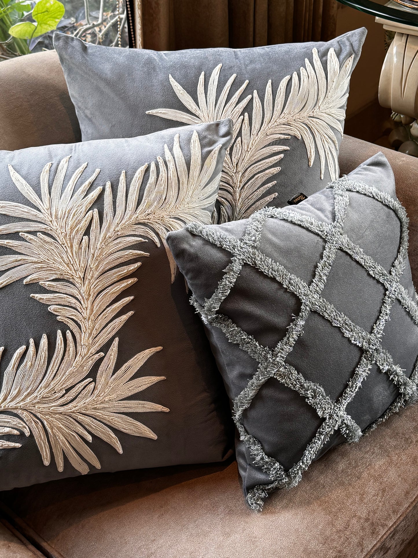 THE GREY LEAFLET ACCENT CUSHION