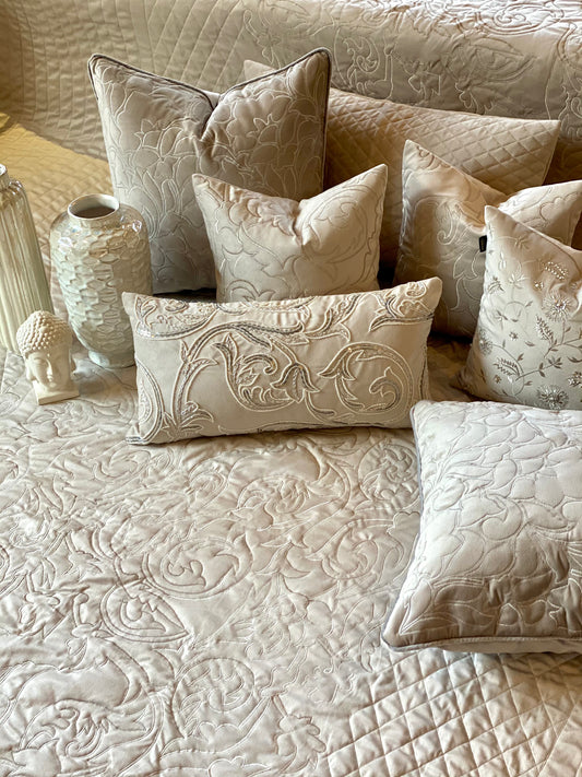 THE CARVING BEDDING SET