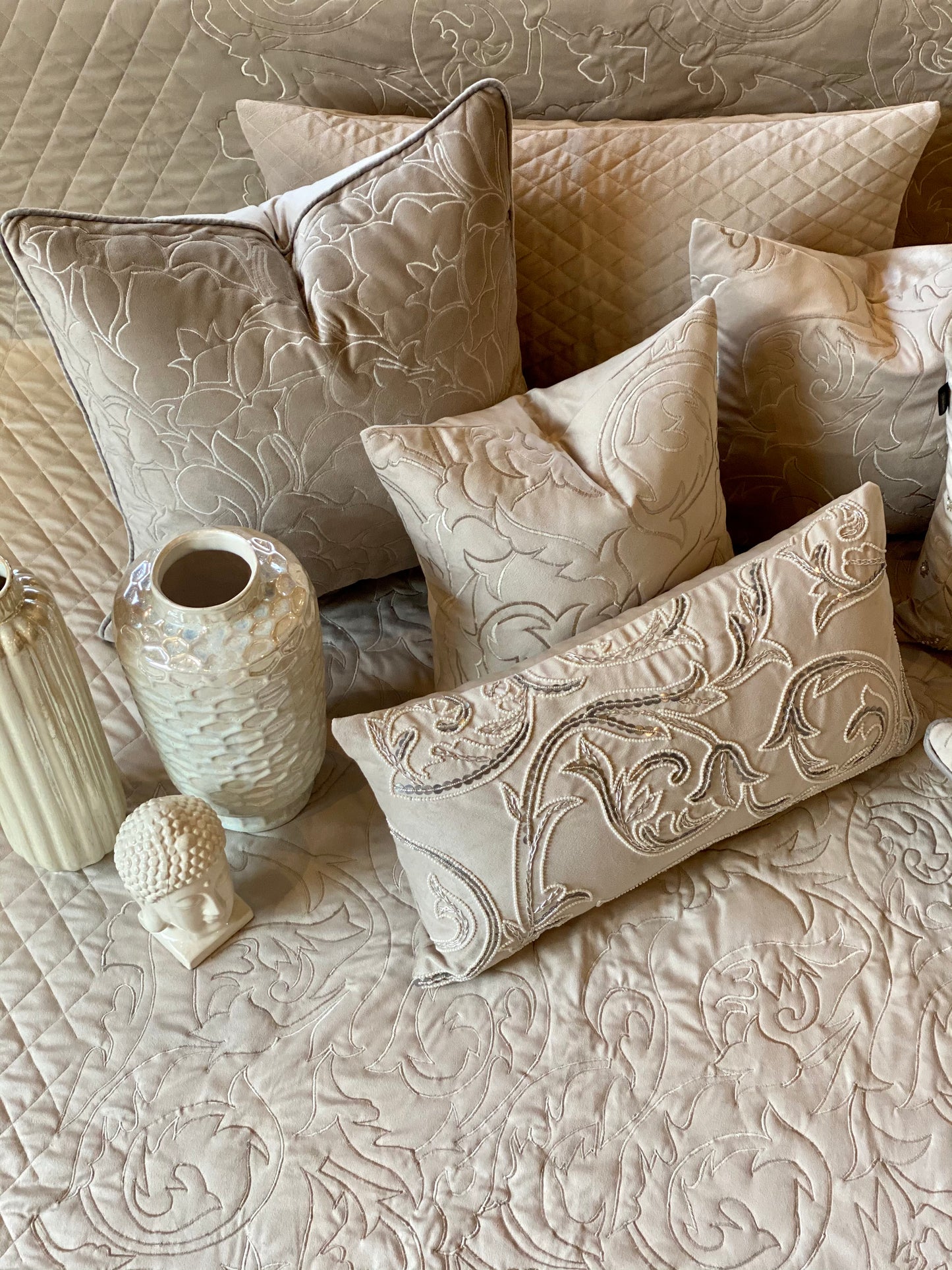 THE CARVING BEDDING SET