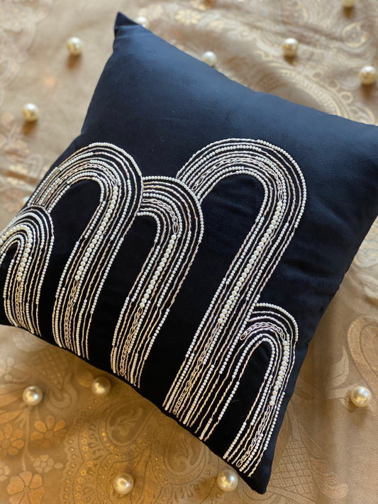 THE BLACK U CUSHION COVER