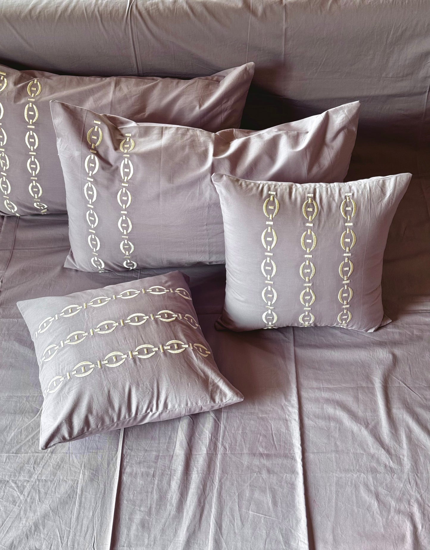 THE LAVENDER ARNOLD BEDSHEET