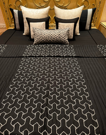 THE BLACK KNIT BEDDING SET