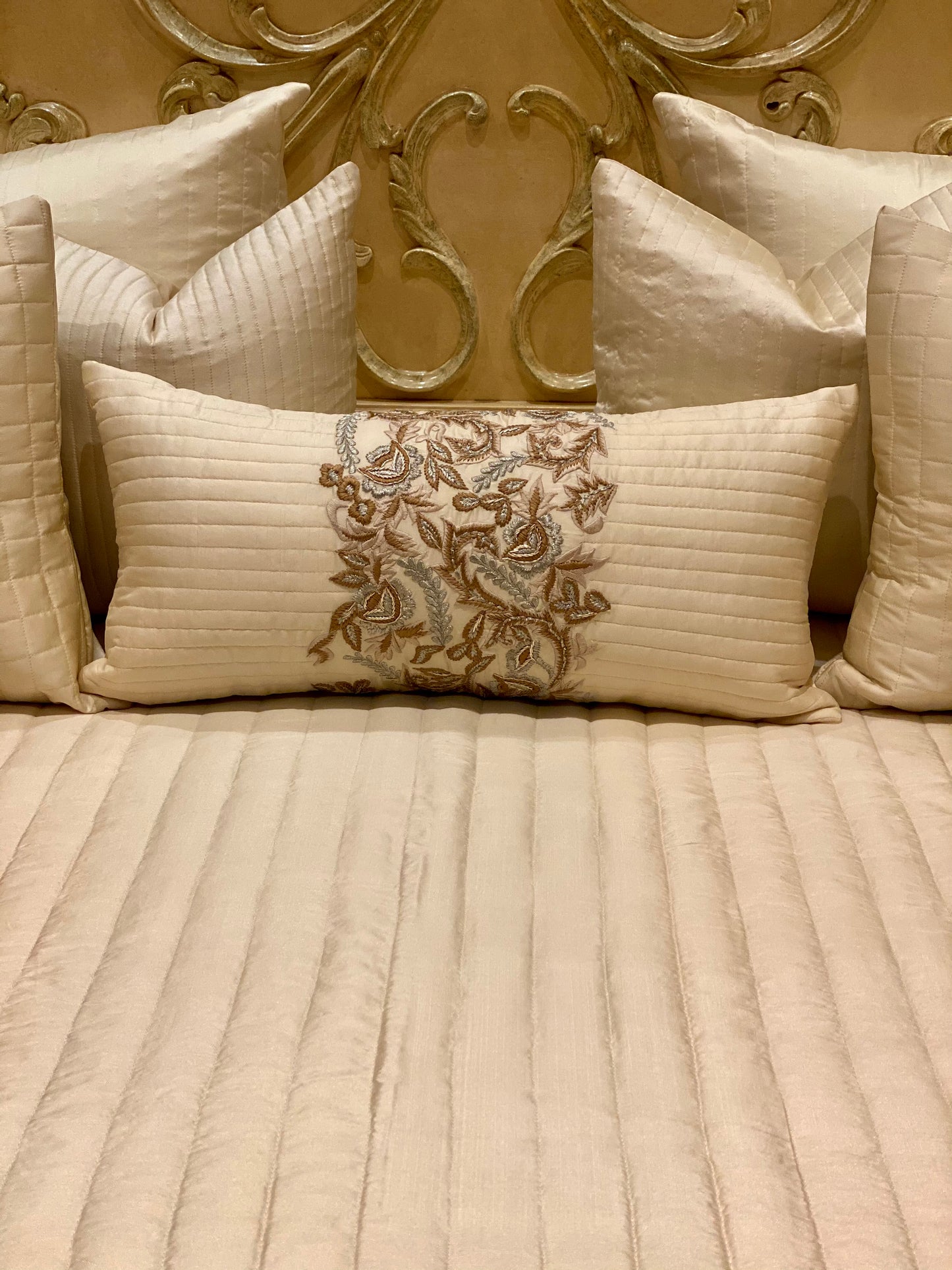 THE GOLD FIESTA BEDDING SET