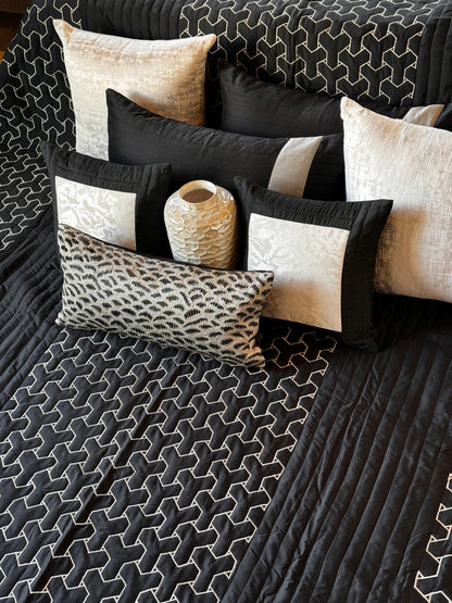 THE BLACK KNIT BEDDING SET