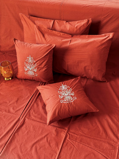 THE RUST MOTIF BEDSHEET