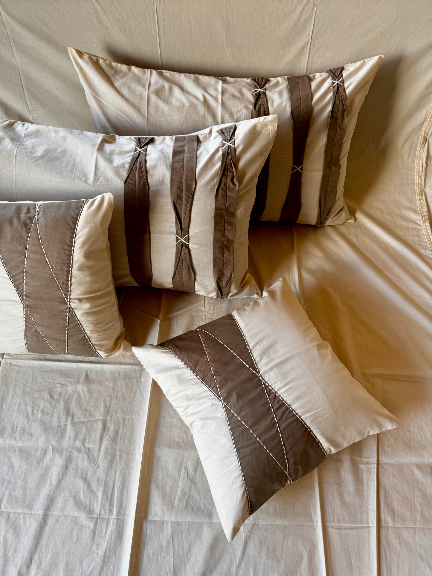 THE BEIGE PLEAT BEDSHEET