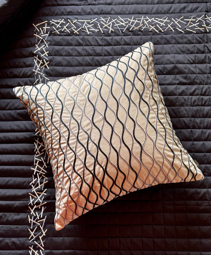 THE WAVY CUSHION COVER