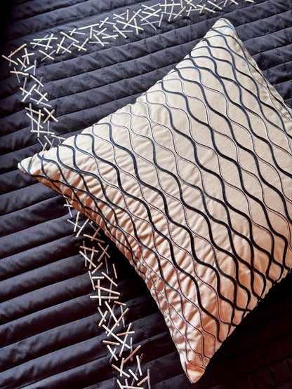 THE WAVY CUSHION COVER