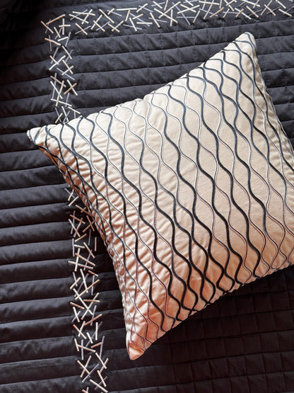 THE WAVY CUSHION COVER