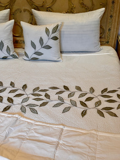 THE PURE COTTON FALL QUILT SET