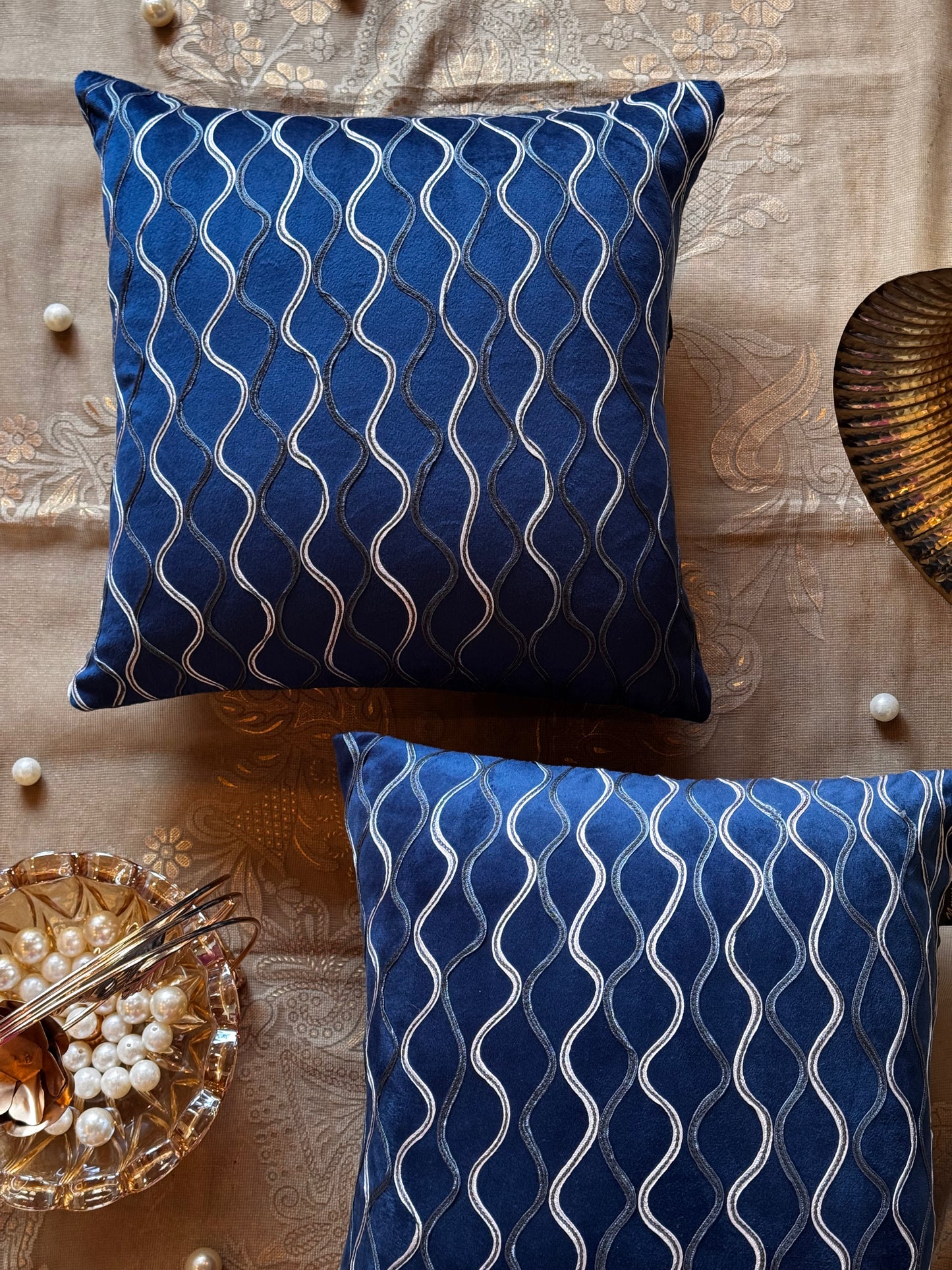 THE BLUE WAVY CUSHION COVER