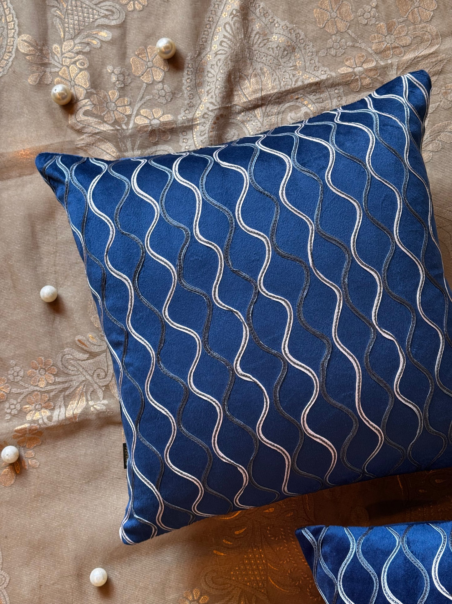 THE BLUE WAVY CUSHION COVER