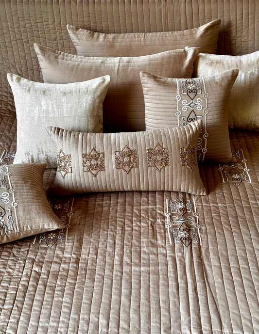 THE TAUPE PEBBLE BEDDING SET