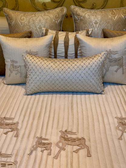 THE HIRAN BEDDING SET