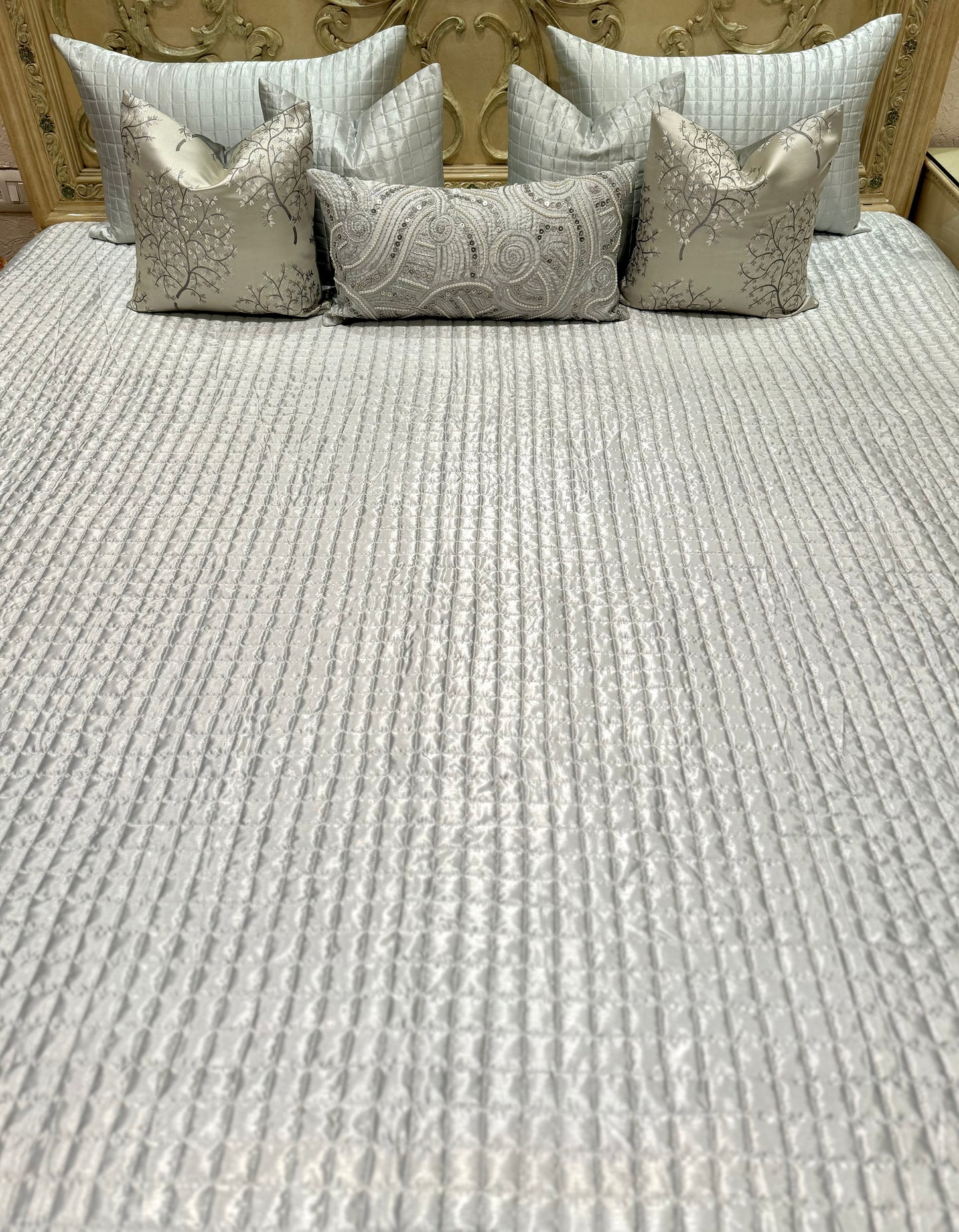 THE SILVER COBBLESTONE BEDDING SET