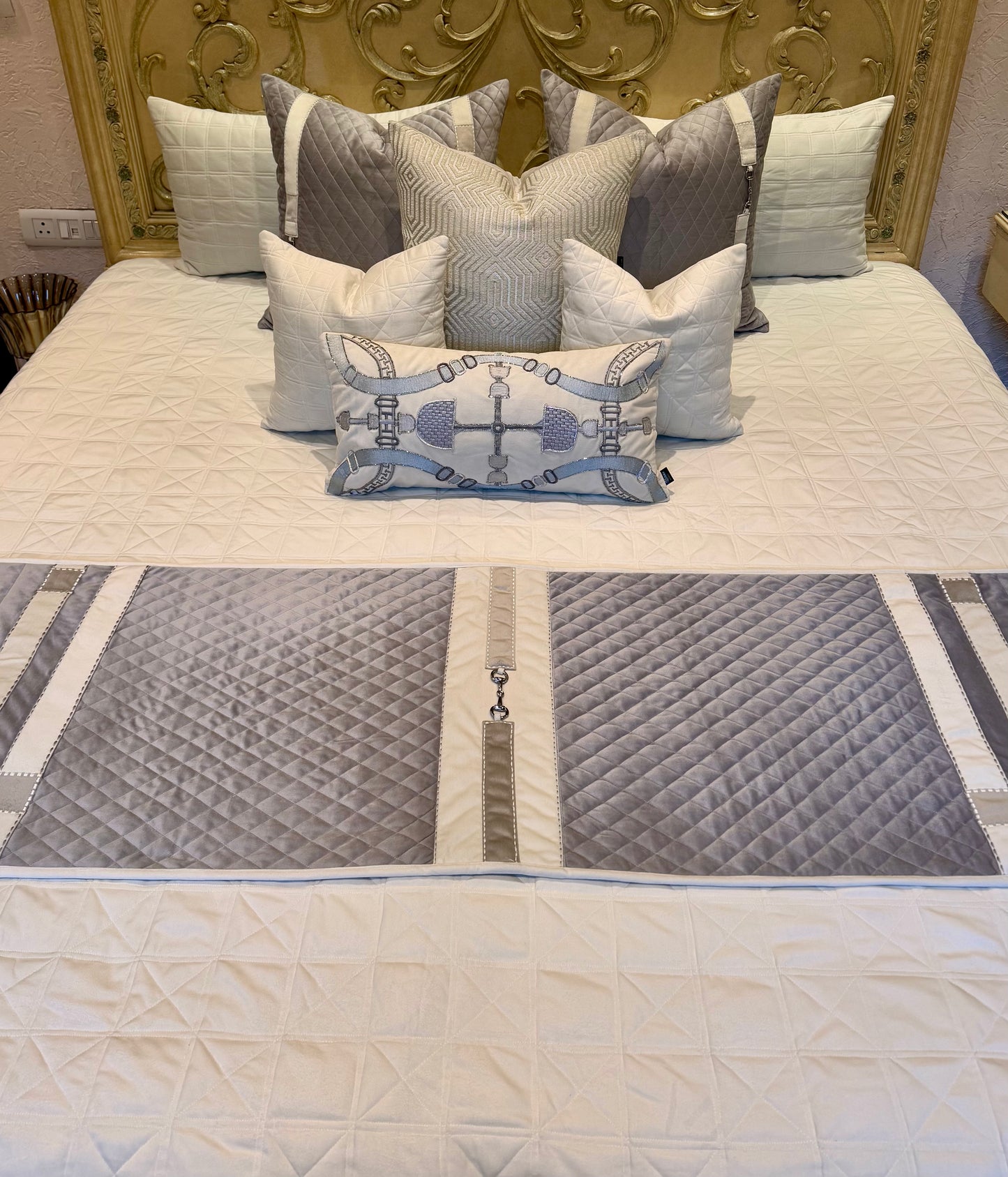 THE EQUESTRIAN BEDDING SET