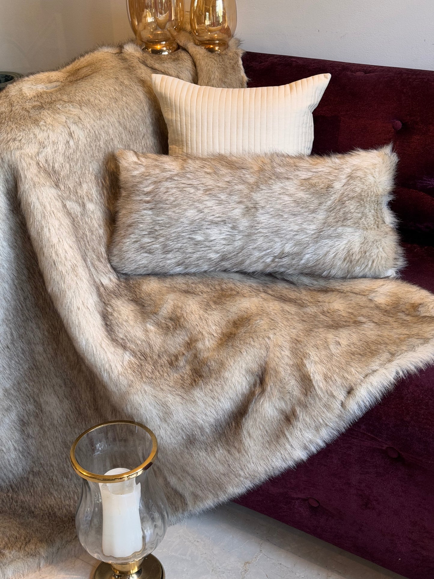 THE BEIGE FUR THROW