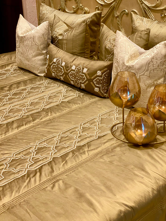 THE GOLD TREASURE BEDDING SET