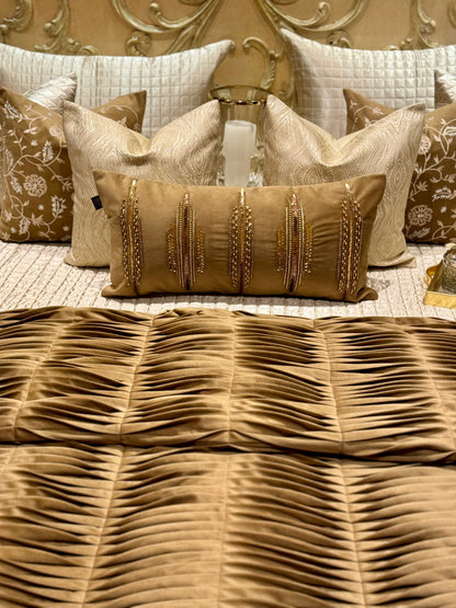 THE GOLD PLEATED QUILT SET