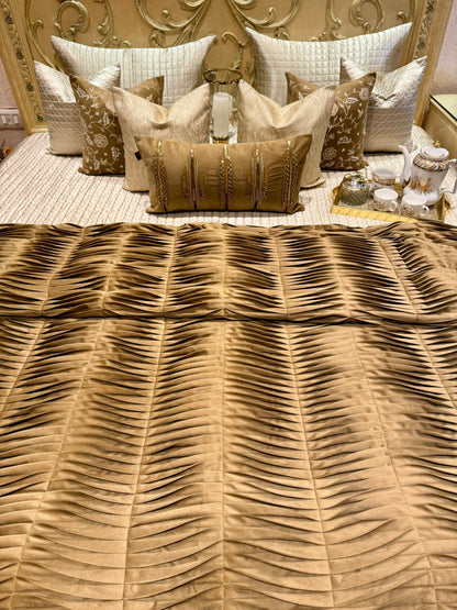 THE GOLD PLEATED QUILT SET