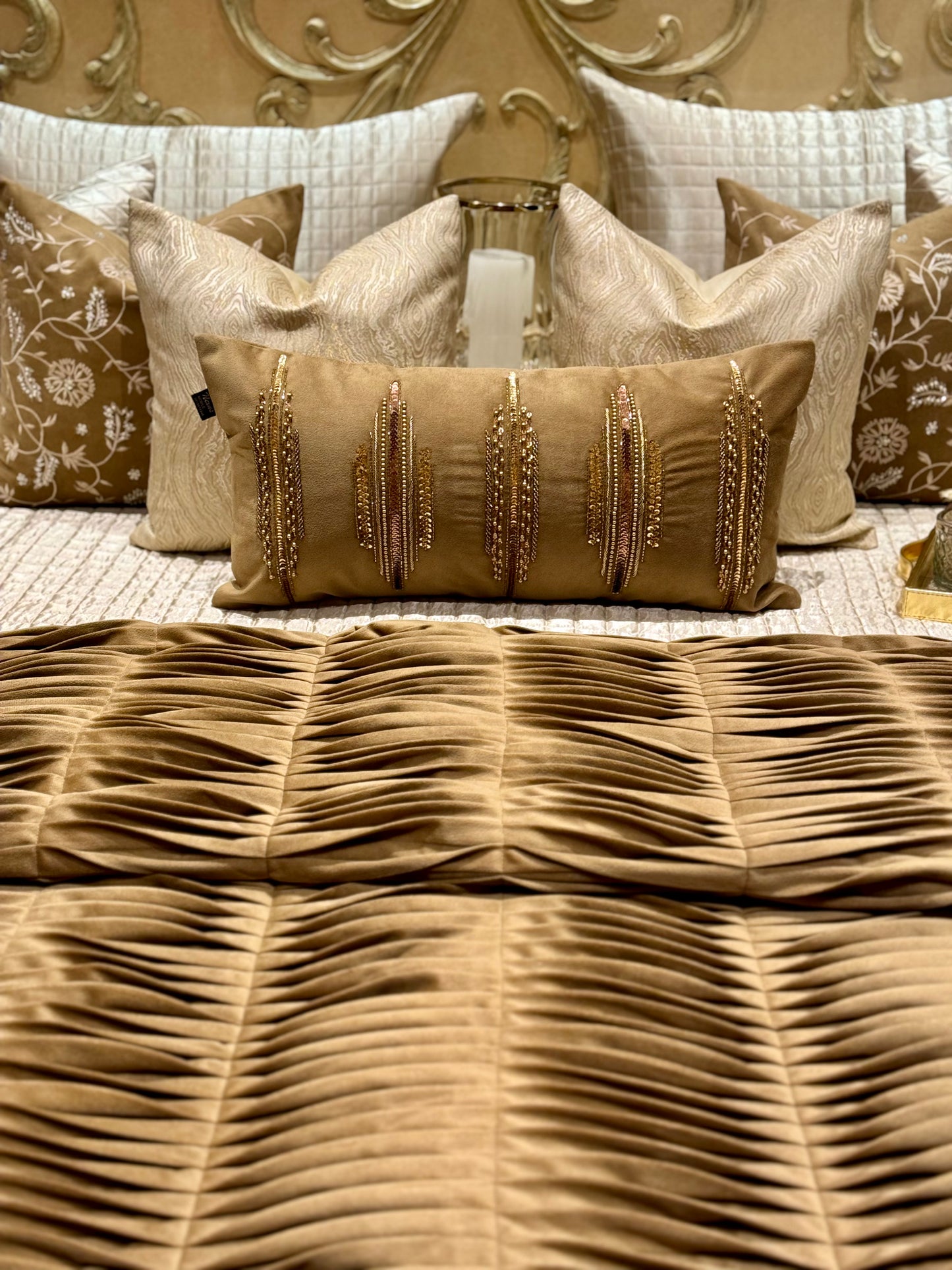 THE GOLD PLEATED QUILT SET