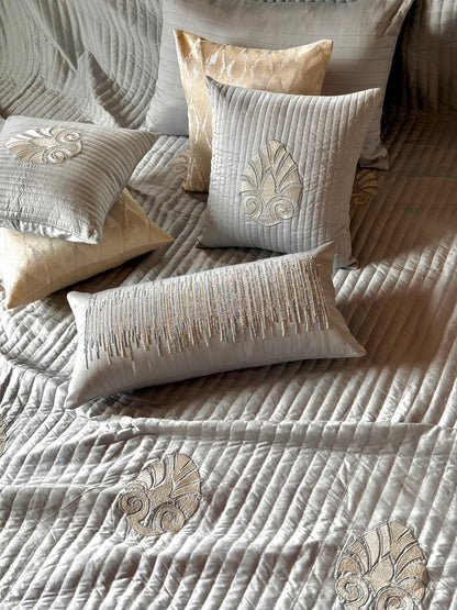 THE DELUXE SANDSTONE BEDDING SET