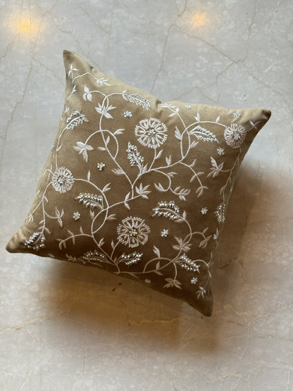 THE GOLD IRIS ACCENT CUSHION COVER