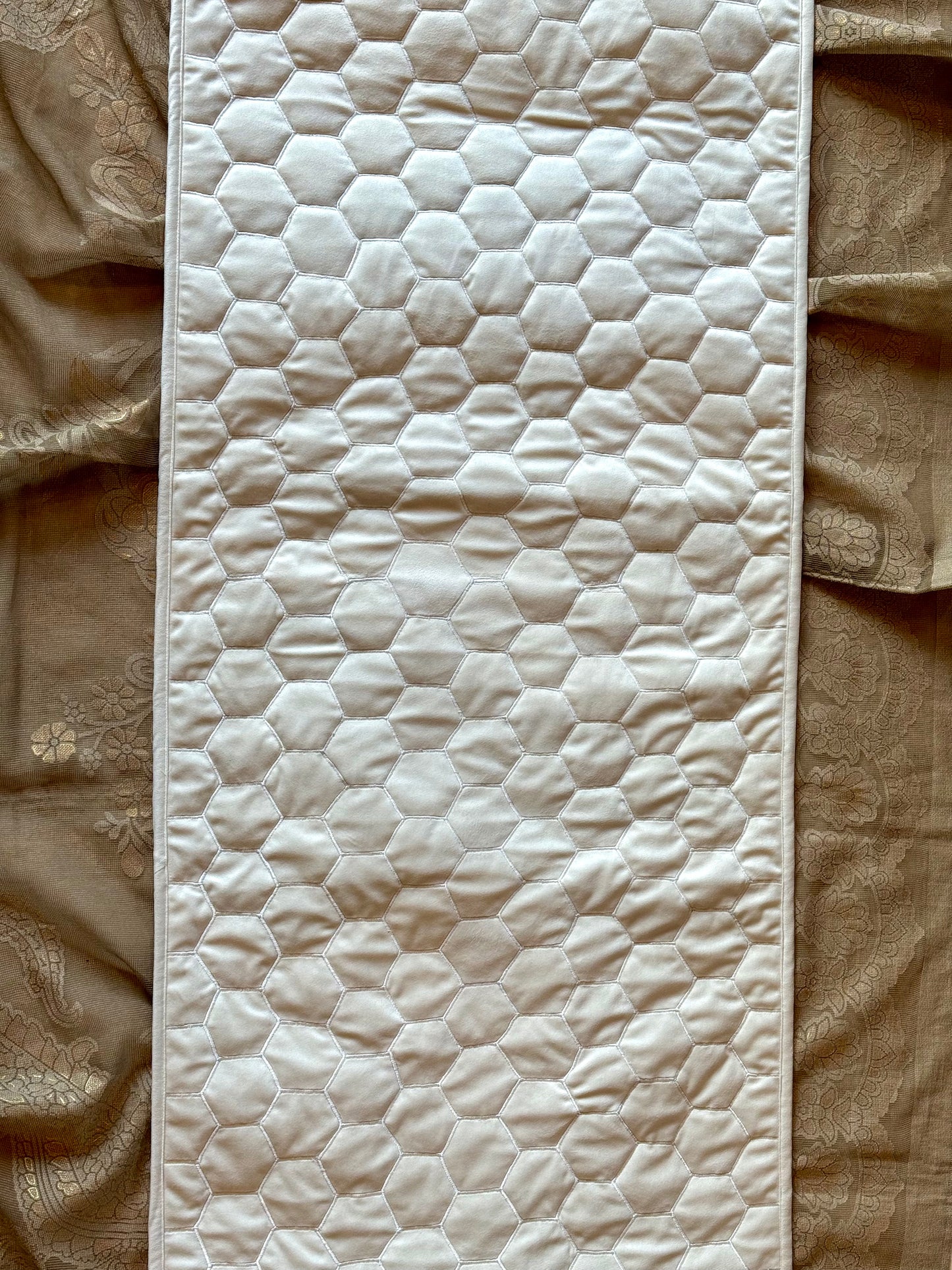 THE IVORY HONEYCOMB BED RUNNER