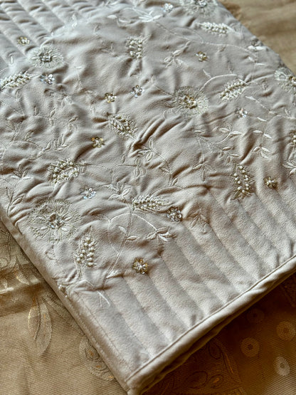 THE IVORY IRIS BED RUNNER