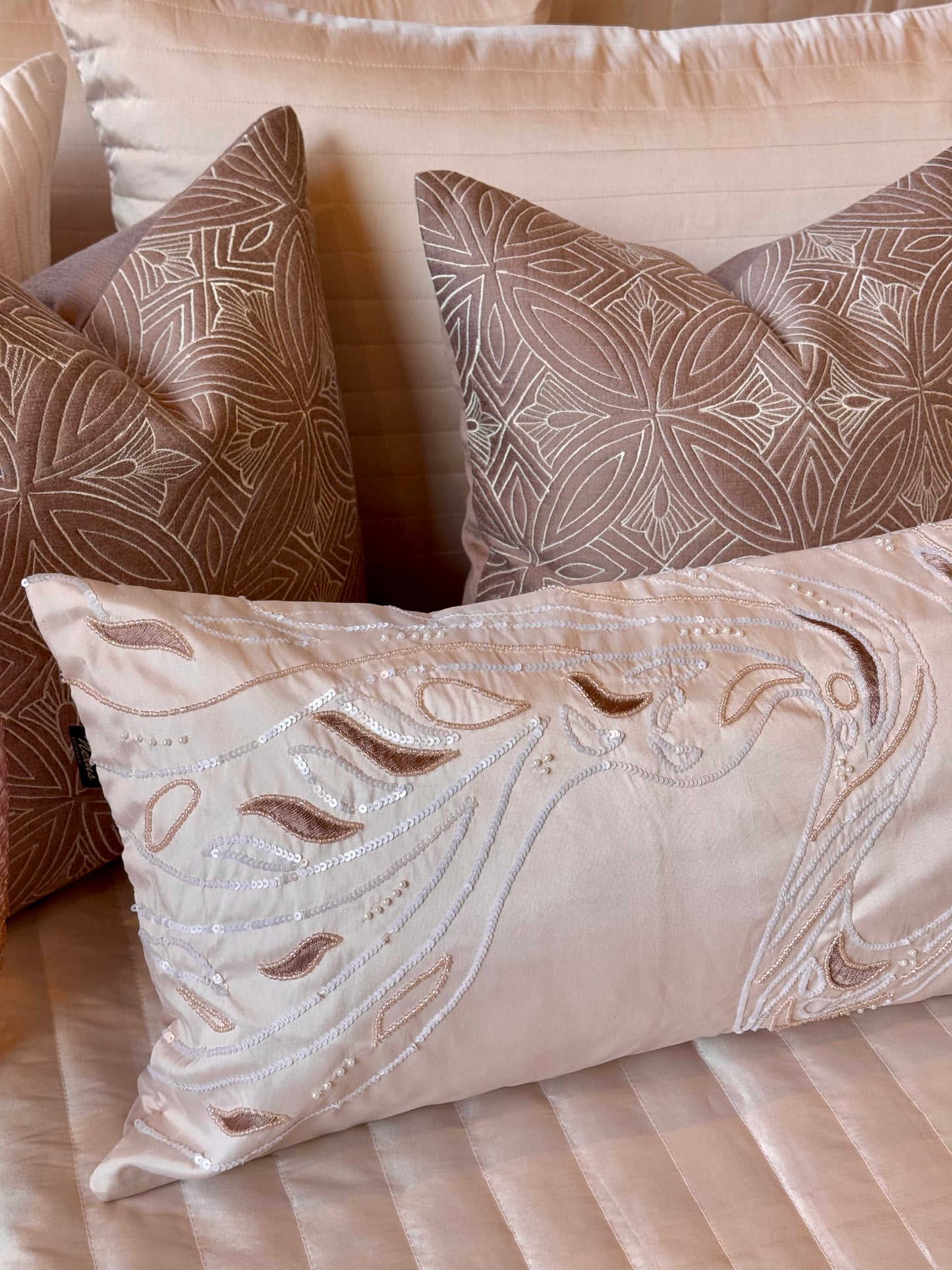 THE BLUSH PEARL BEDDING SET