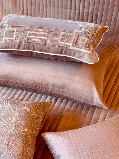 THE PLUM THISTLE BEDDING SET