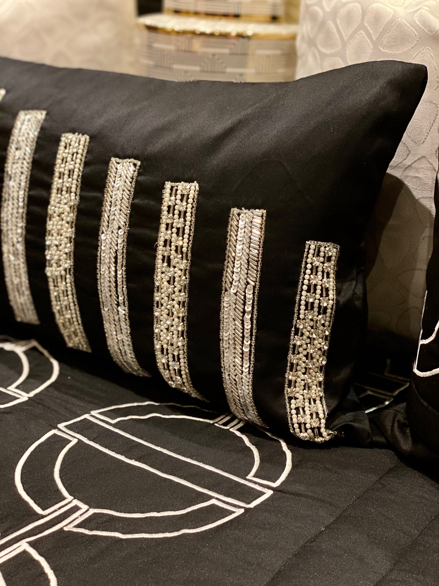 The Black Link Bedding Set