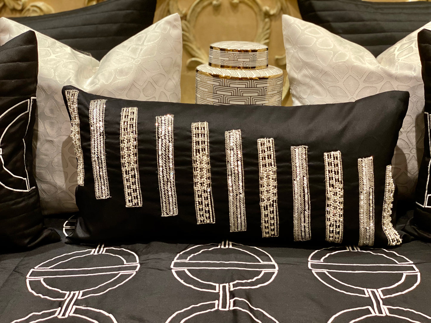 The Black Link Bedding Set