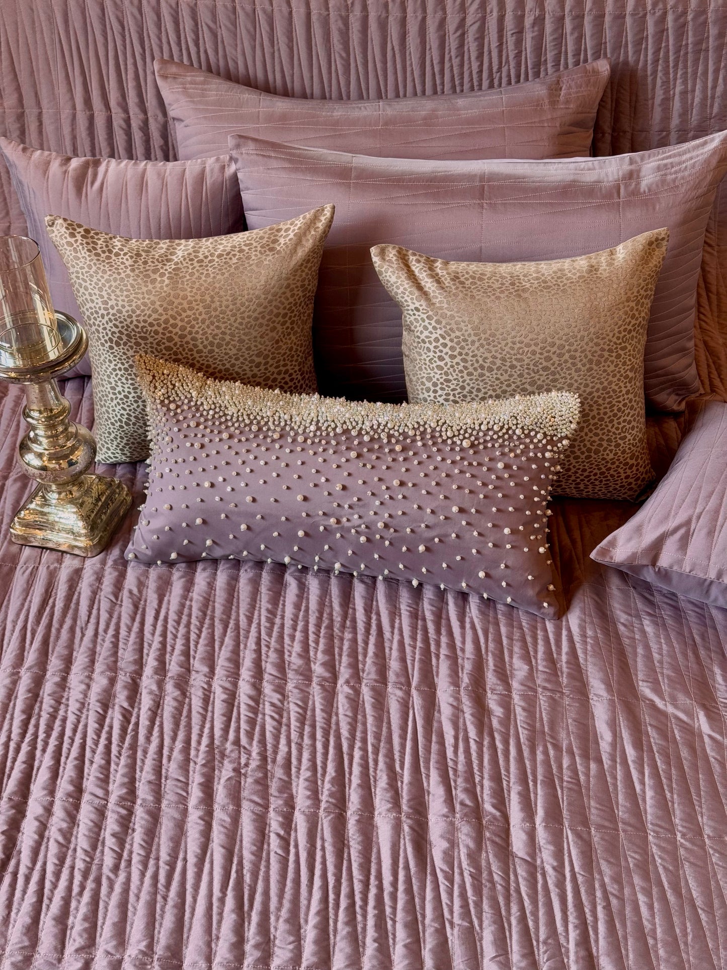 THE DUSTY MAUVE BEDDING SET