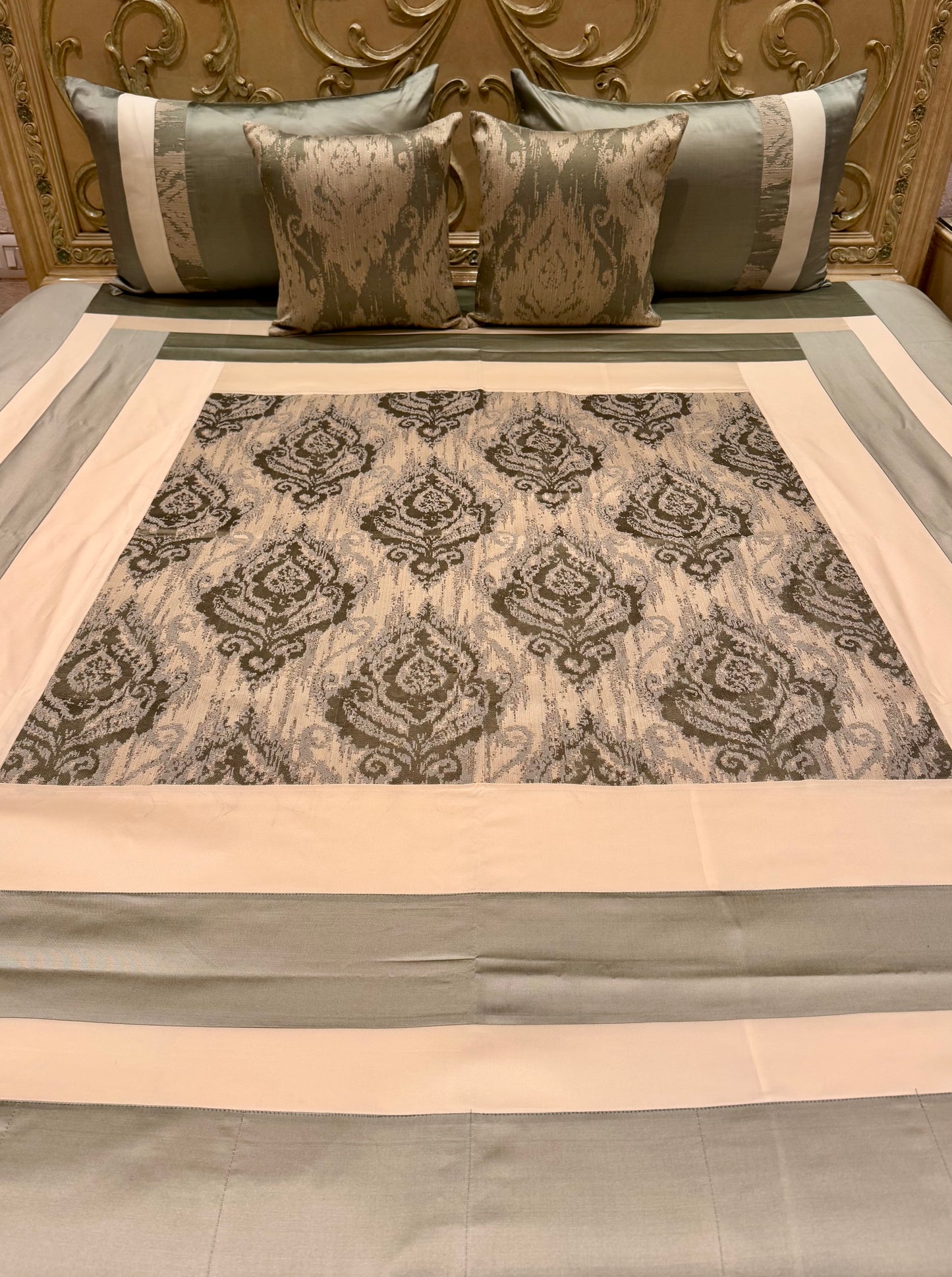 ROMAN LOTUS BEDSPREAD