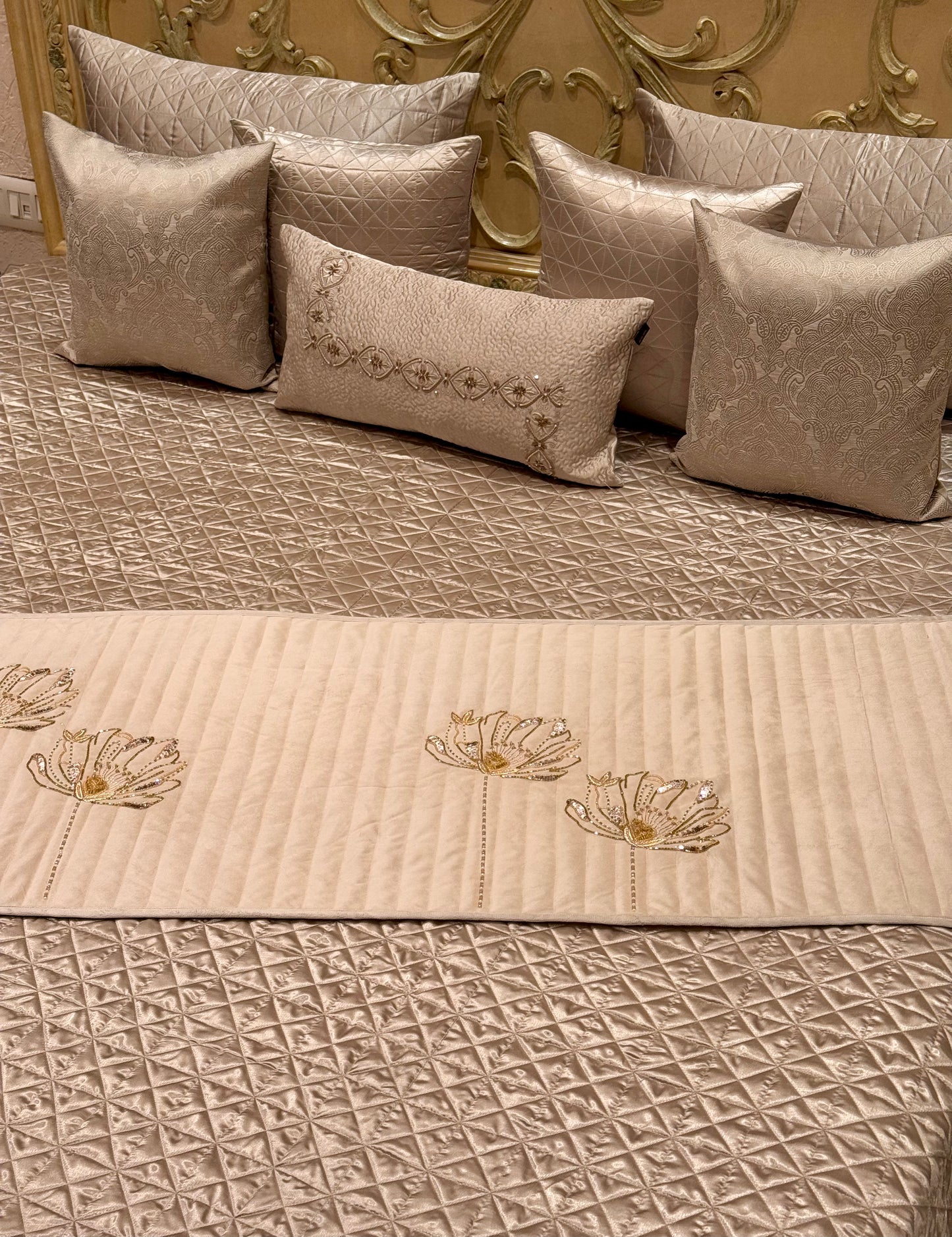 THE CHAMPAGNE LACE BEDDING SET